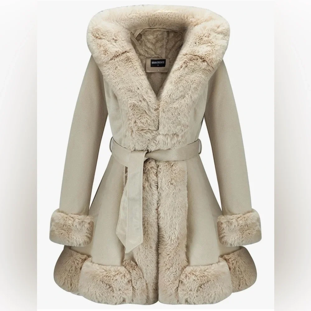 NWT Women's Cream Faux Fur Coat